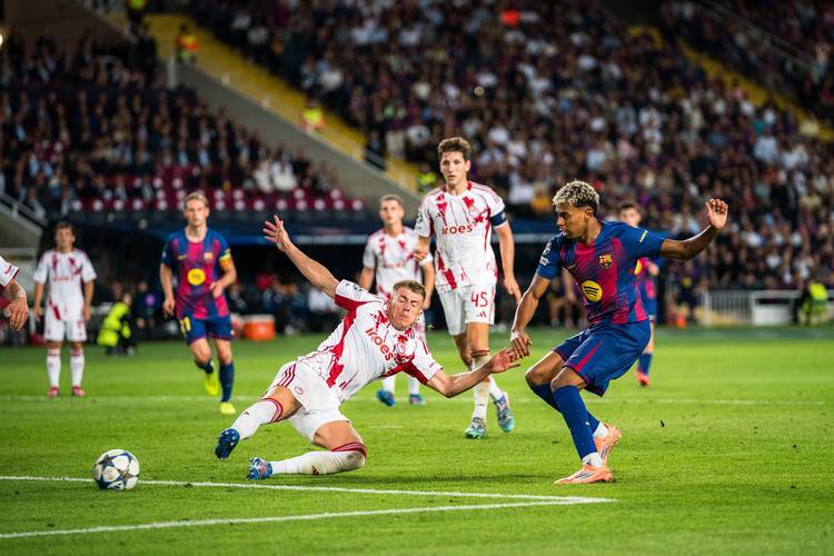 西甲争冠与保级的博弈：巴萨主场追分盼大胜，阿拉维斯客场死守求生机